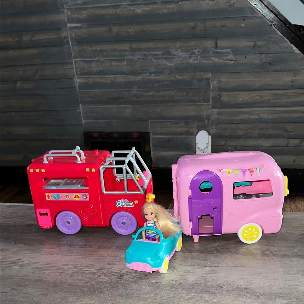 Barbie Chelsea Fire Truck Playset/Club Chelsea Camper Playset